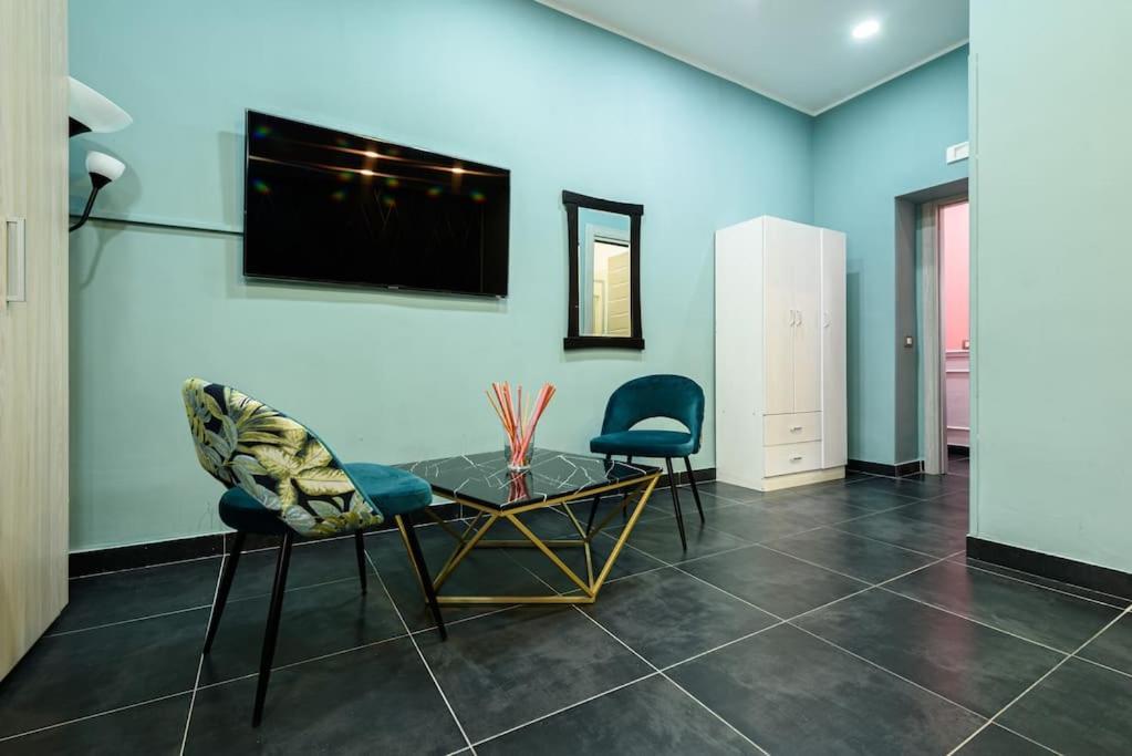 City Life - Per 9 Persone Al Centro Napels